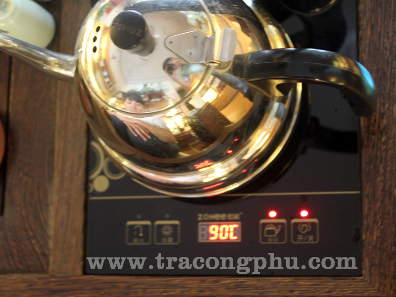 bếp pha trà kiểm soát nhiệt độ pha